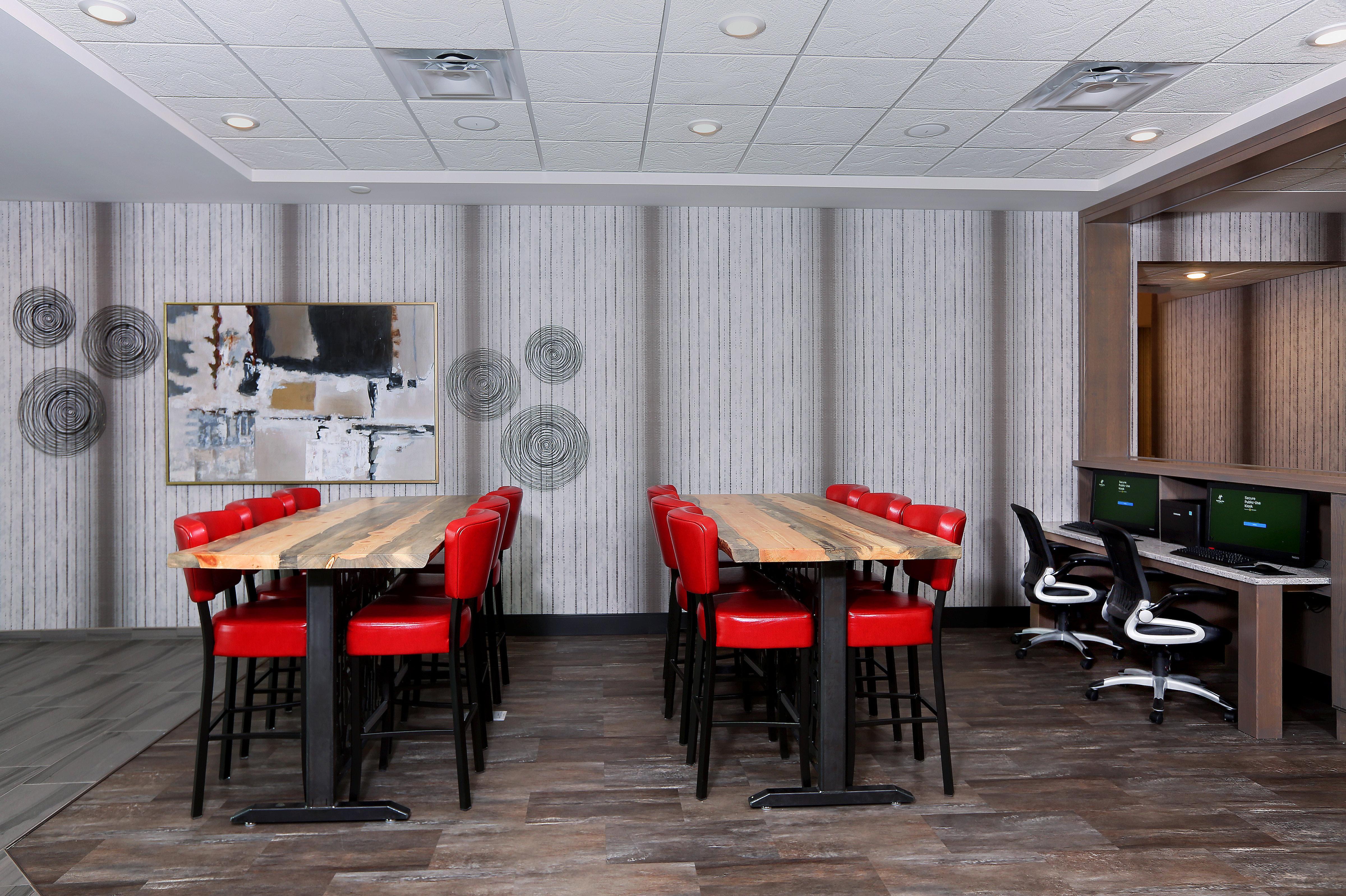 Holiday Inn & Suites Sioux Falls - Airport By Ihg Buitenkant foto