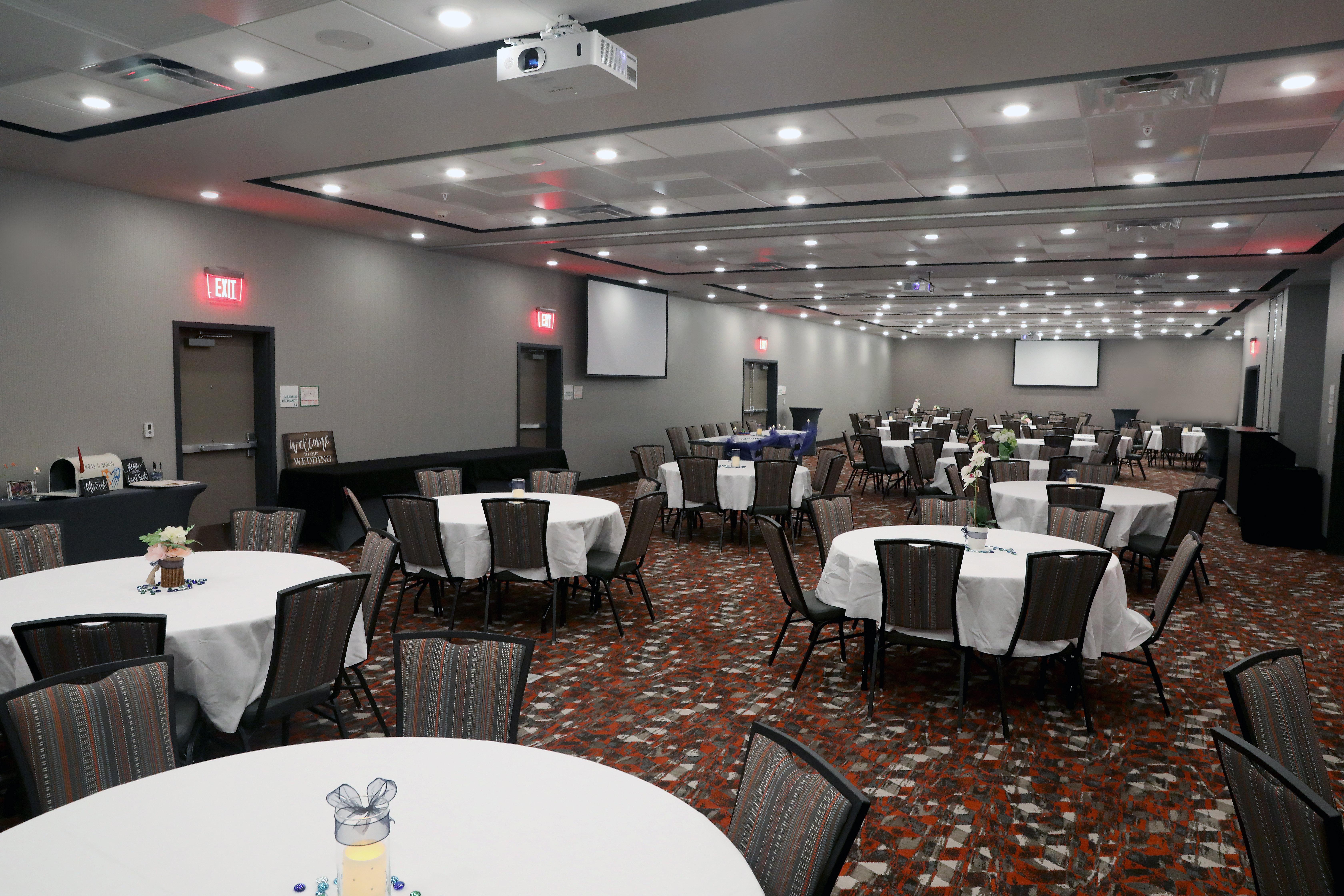Holiday Inn & Suites Sioux Falls - Airport By Ihg Buitenkant foto